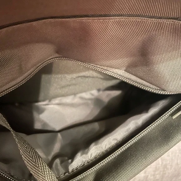 Beis The Beisics Backpack, olive green, NWOT - Picture 9 of 11